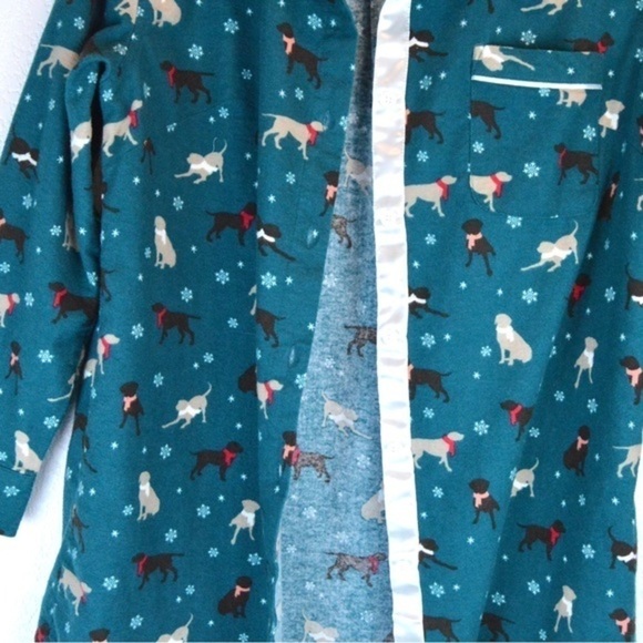 LAZY MONDAYS Soft Brushed Cotton Long Sleep Shirt ‘Labs in Scarves’, Medium - Picture 10 of 11